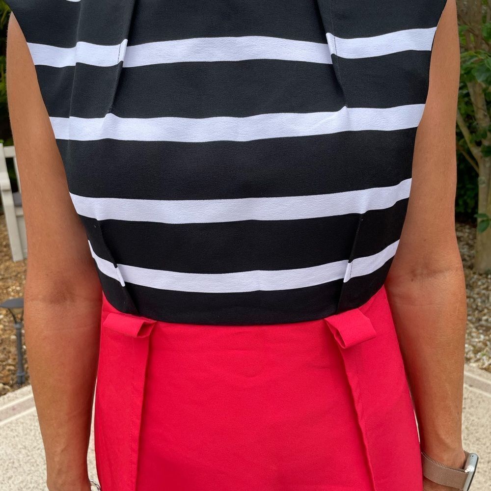 RED, BLACK AND WHITE STRIPE SLEEVELESS DRESS‎ - Picture 7 of 8